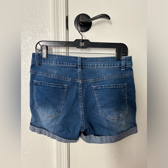 Women’s Denim Distressed Cuffed Shorts. Size Medium - Picture 2 of 8